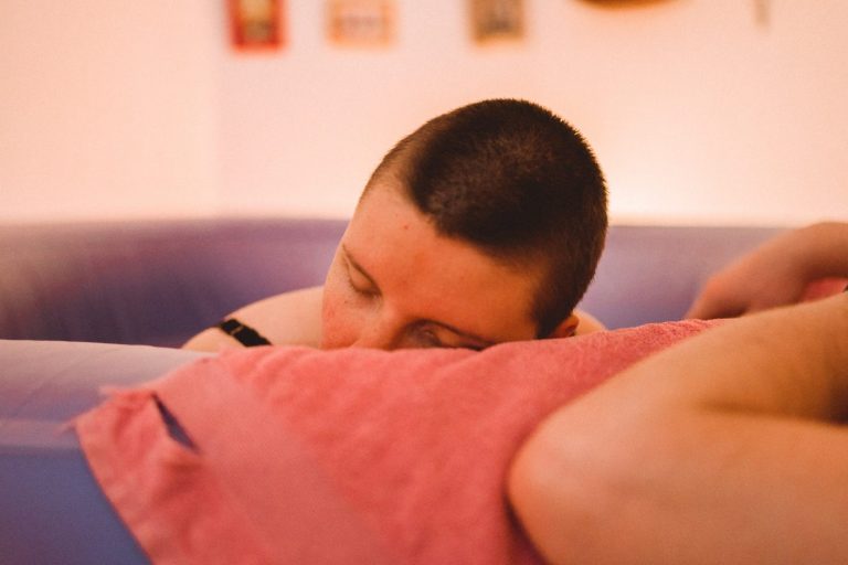 Ellas Hausgeburt im Frankfurter Nordend - Geburtsfotografie & Doula